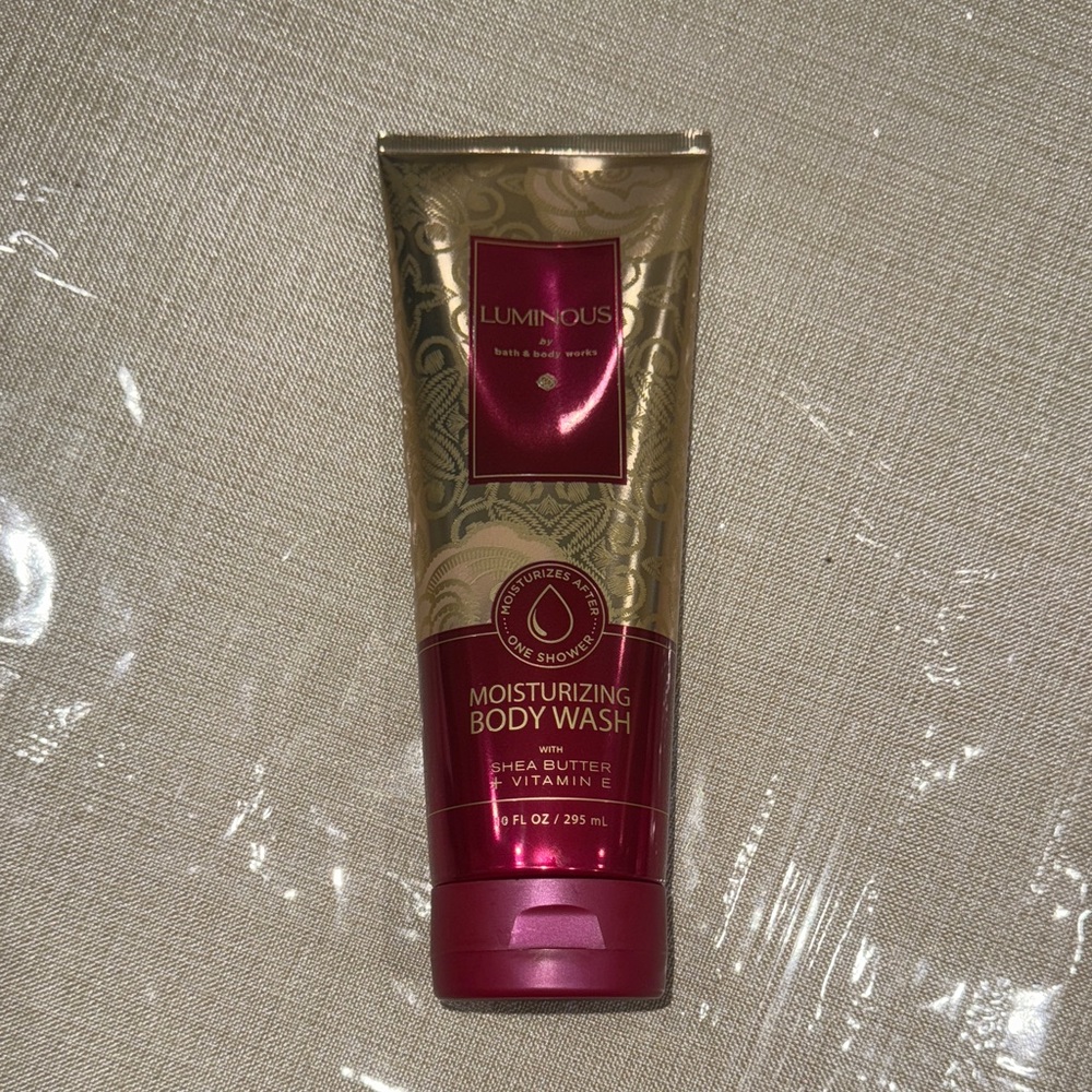 Bath & Body Works Luminous Moisturizing Body Wash - Gold & Pink